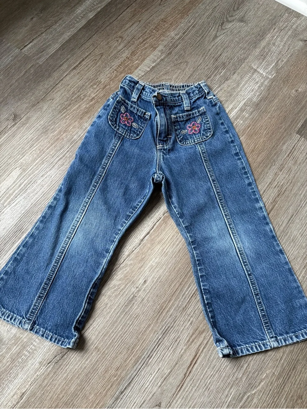 VTG OshKosh B'gosh Denim Bell Bottoms Flare Jeans Embroidered Floral Size 2T 3T